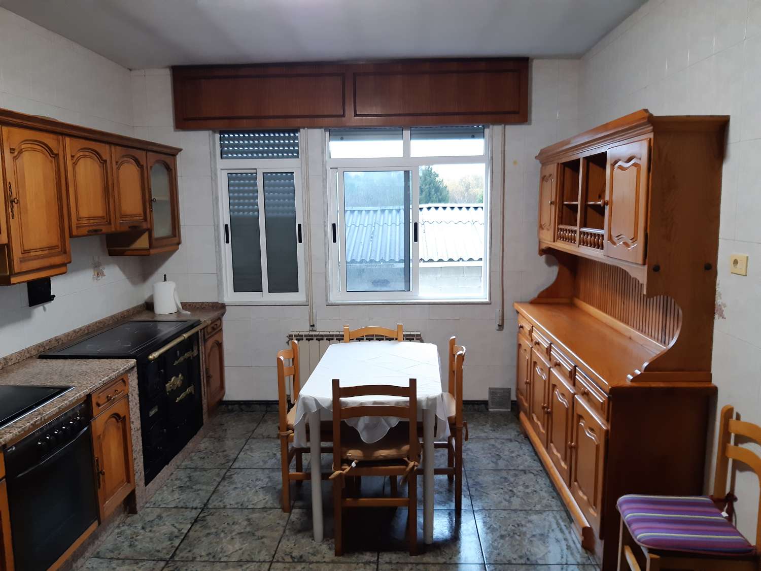 En venta gran casa con finca en Pontedeume.