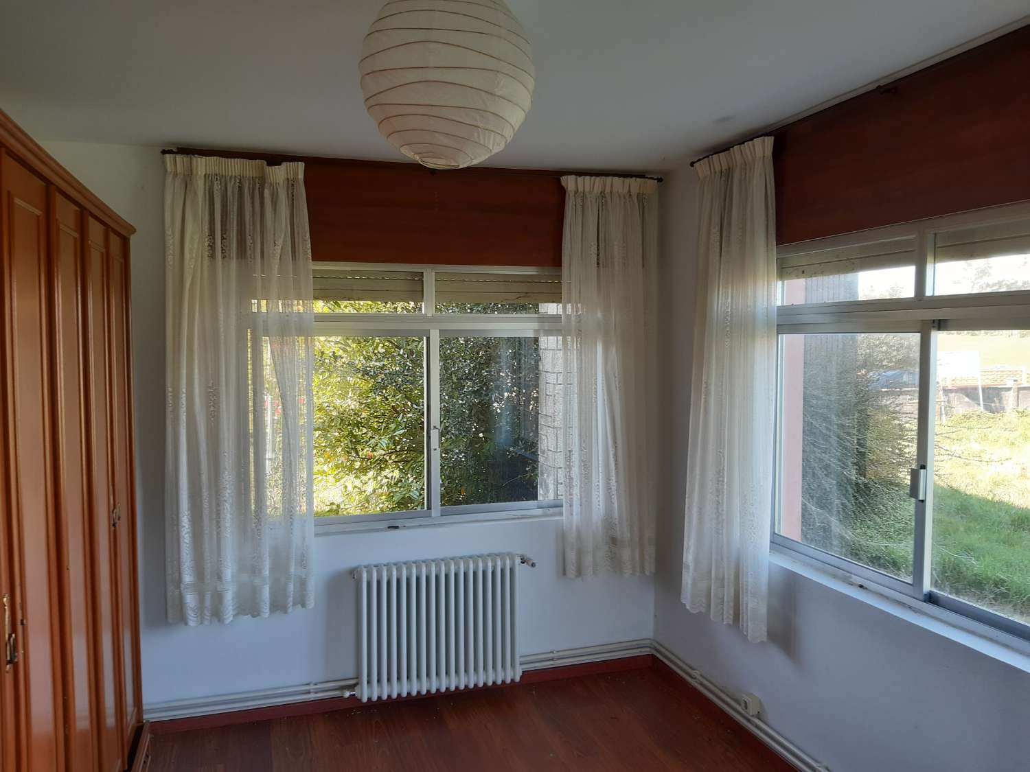 En venta gran casa y finca en A Capela.