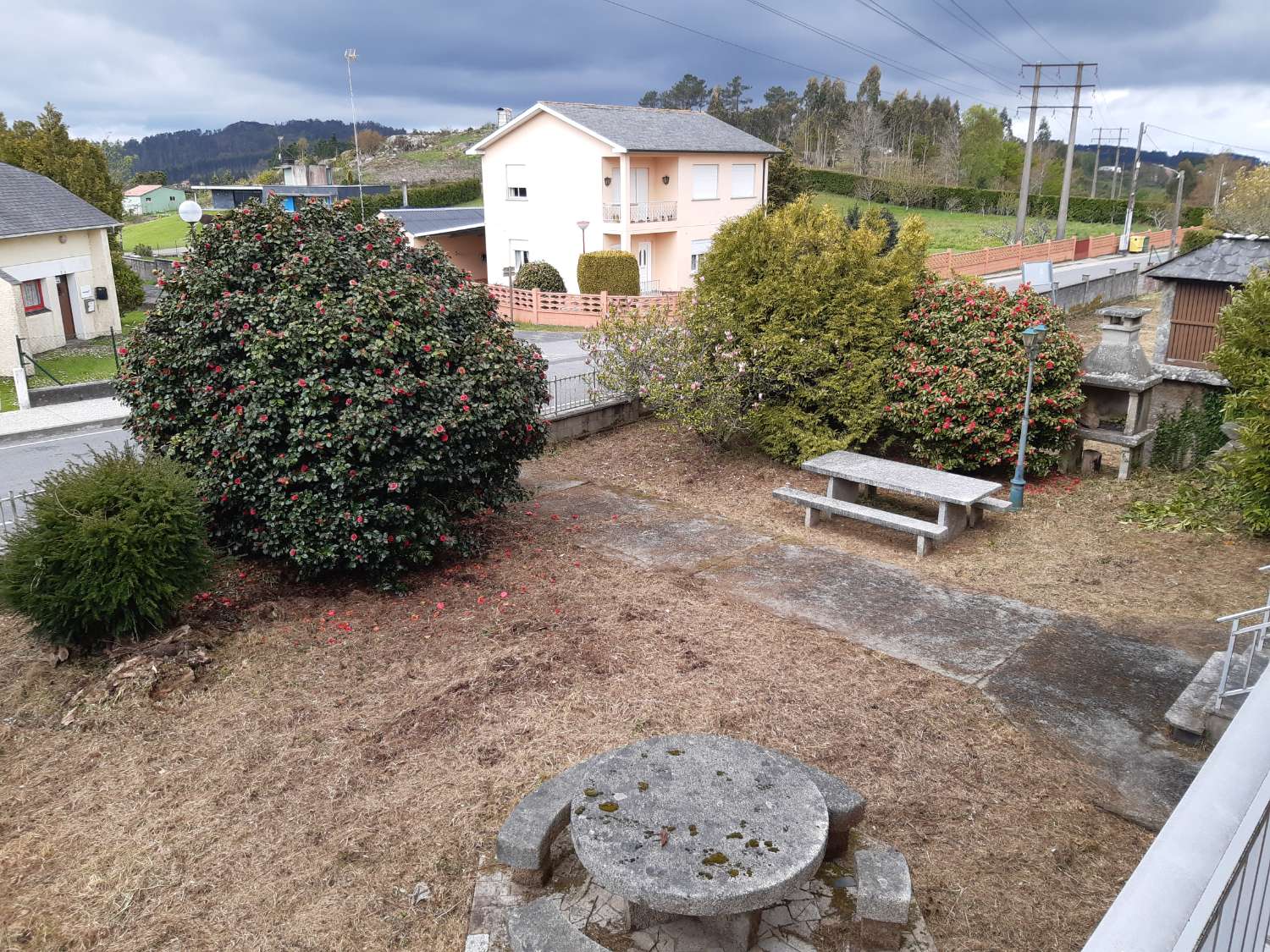 En venta gran casa y finca en A Capela.