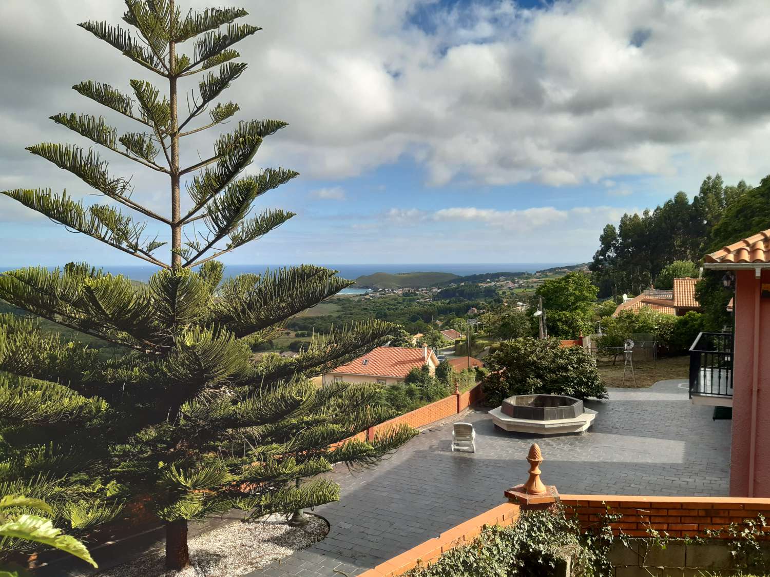 Gran casa en venta con espectaculares vistas al mar.