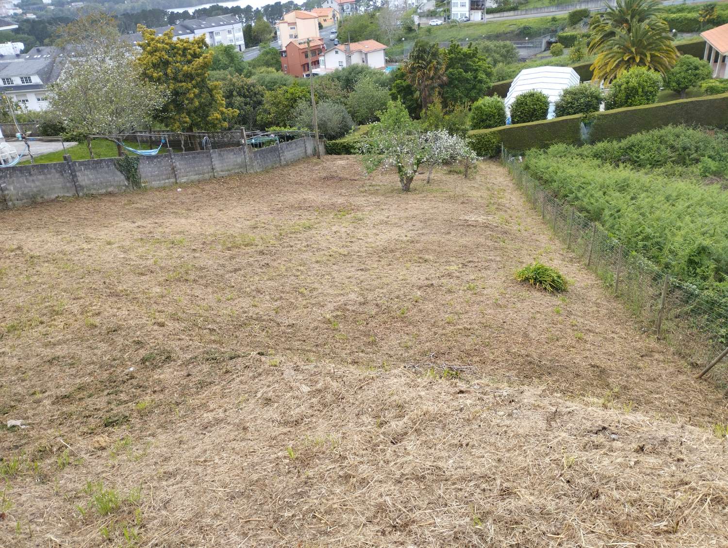 En venta finca urbana, edificable y con vistas en Cabanas, A Coruña.