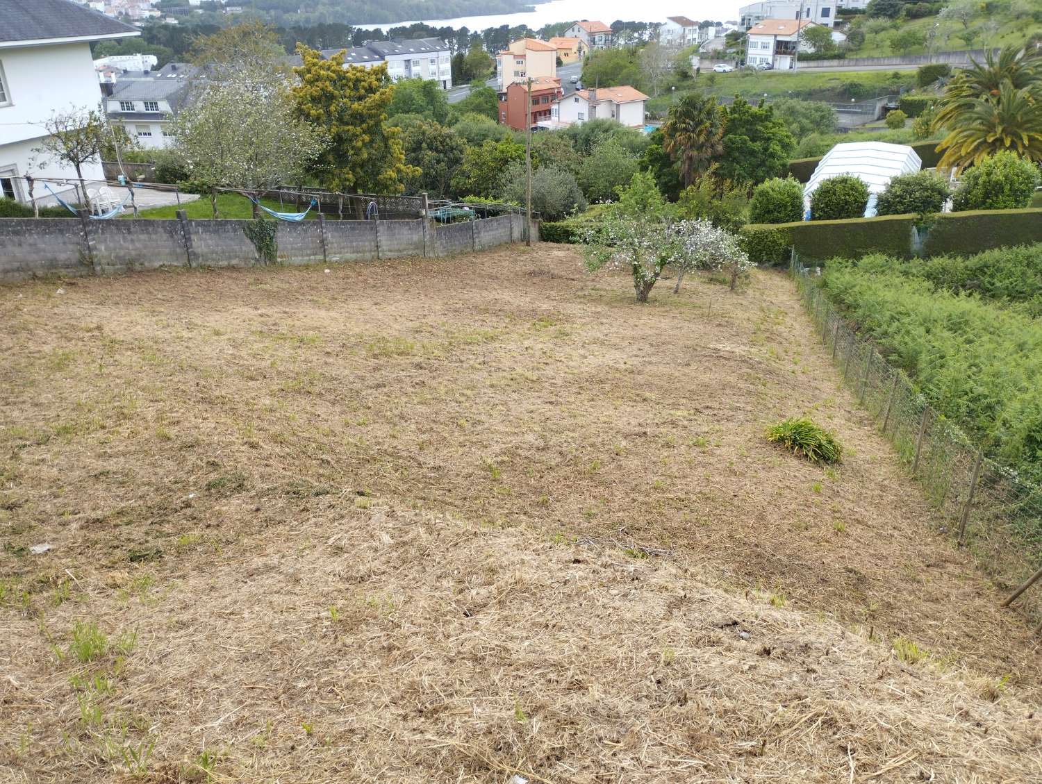 En venta finca urbana, edificable y con vistas en Cabanas, A Coruña.