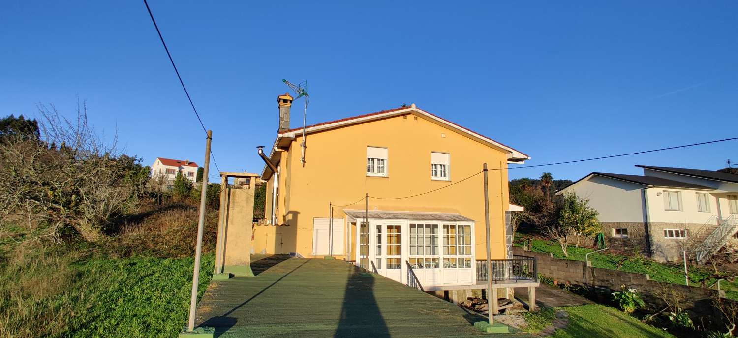 En venta Gran casa con vistas en San Martín do Porto, Cabanas.