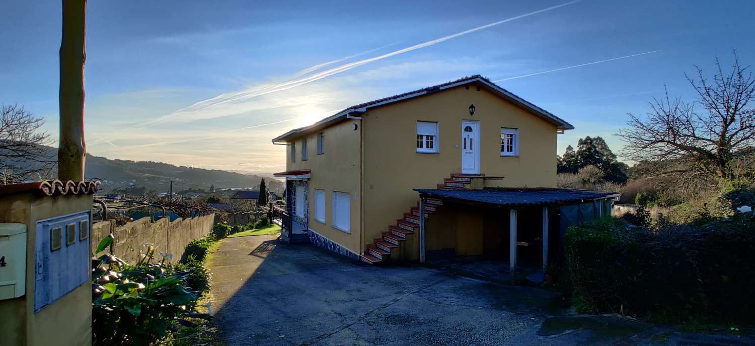 En venta Gran casa con vistas en San Martín do Porto, Cabanas.