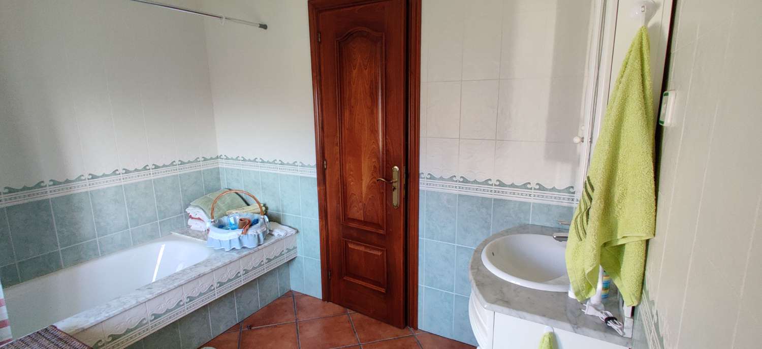 En venta Gran casa con vistas en San Martín do Porto, Cabanas.