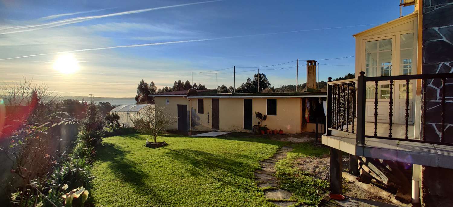 En venta Gran casa con vistas en San Martín do Porto, Cabanas.