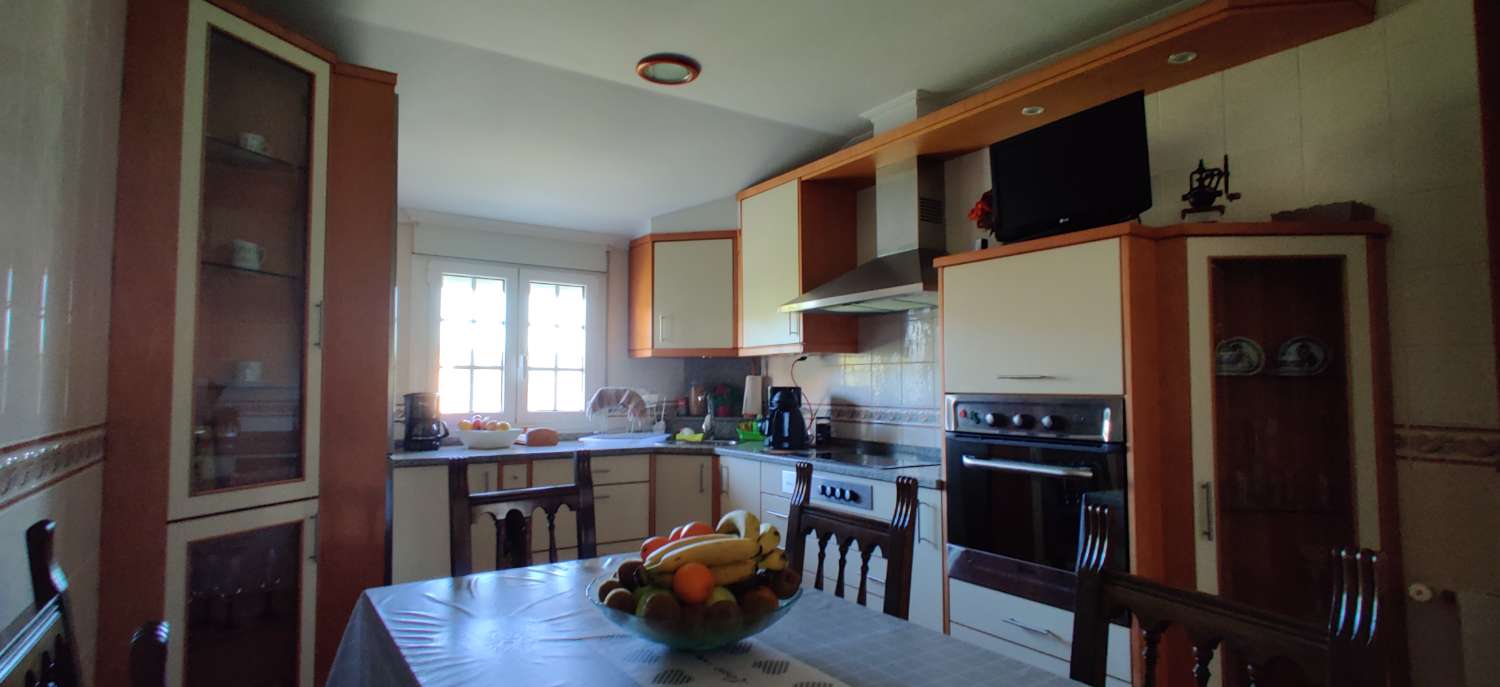 En venta Gran casa con vistas en San Martín do Porto, Cabanas.