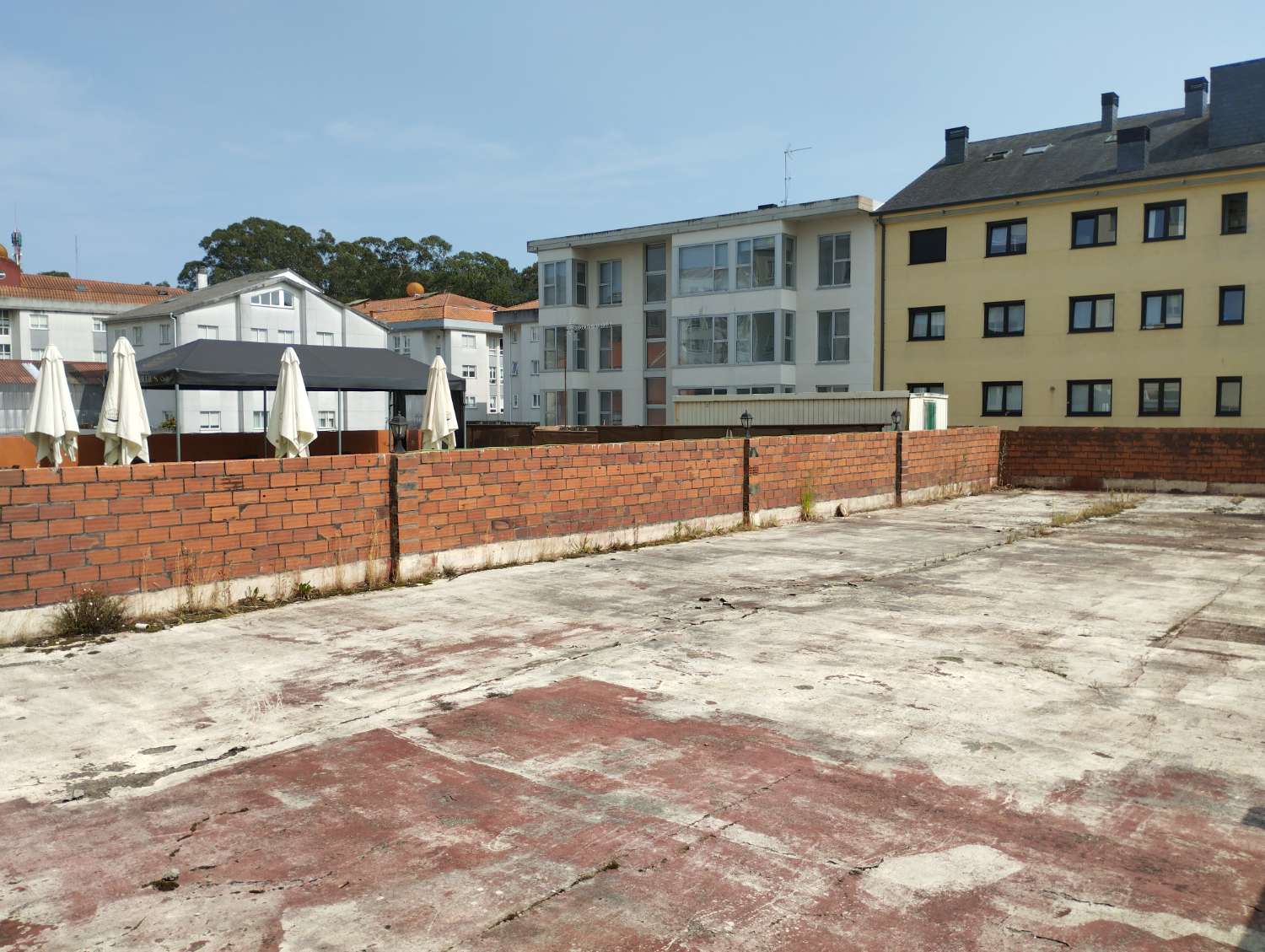 En venta gran local comercial en Fene