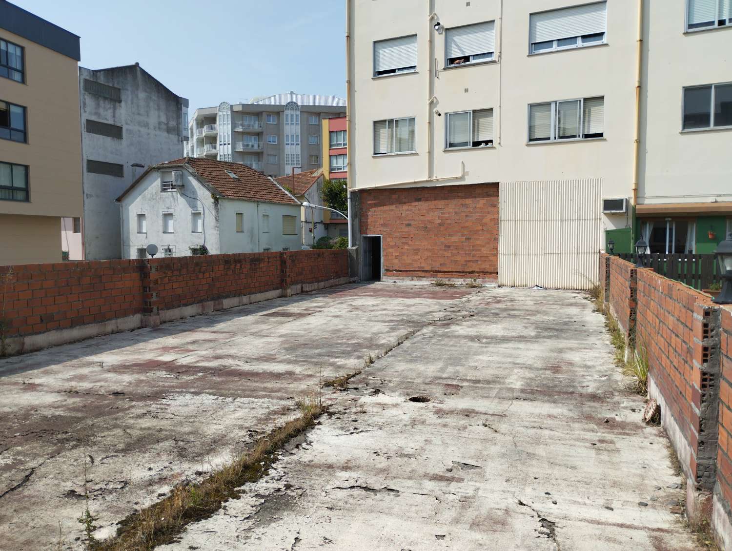 En venta gran local comercial en Fene