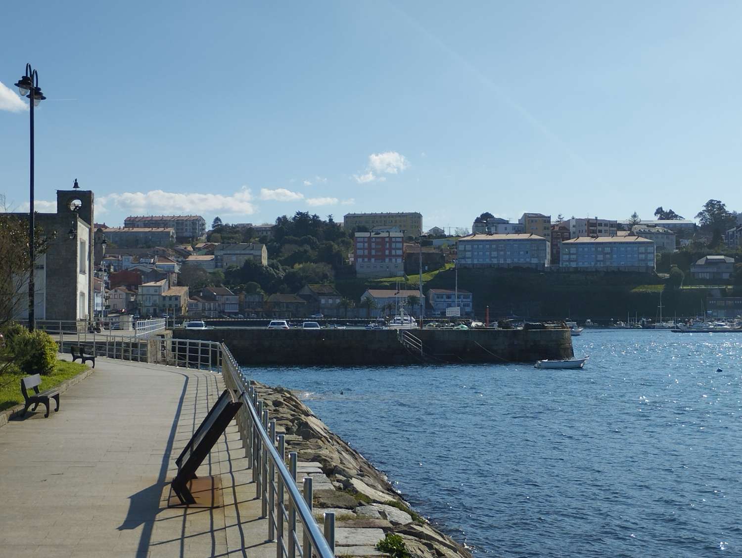 Única casa en venta en el puerto de Mugardos.