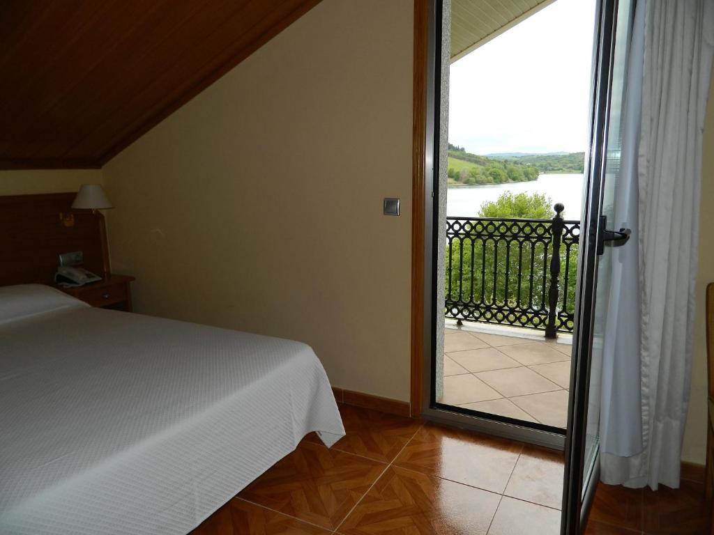 Bonito hotel en venta en O Inicio, Lugo.