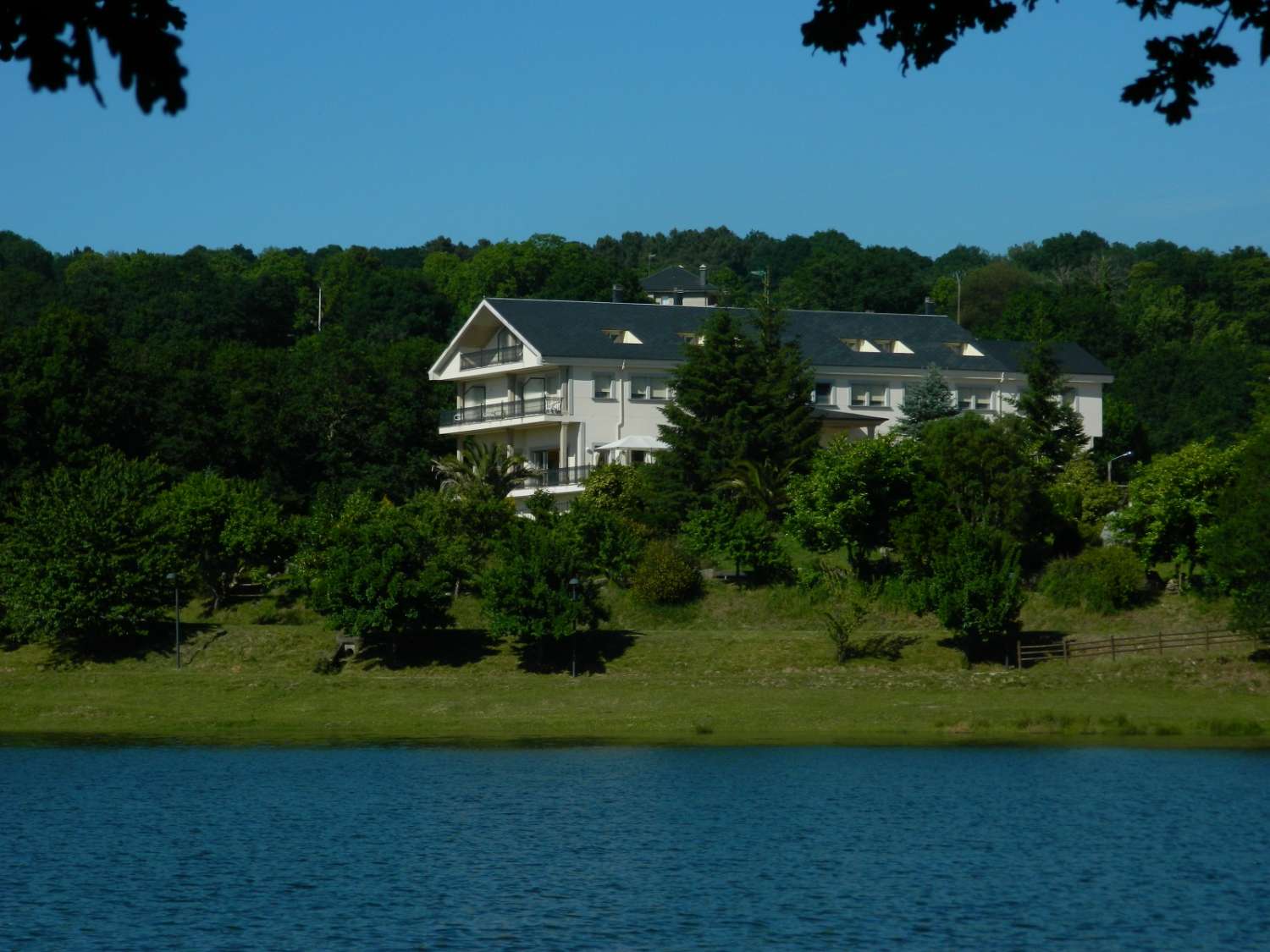 Bonito hotel en venta en O Inicio, Lugo.