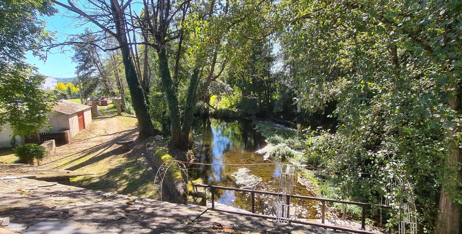 CASA/MOLINO SINGULAR EN VENTA EN SARRIA, LUGO