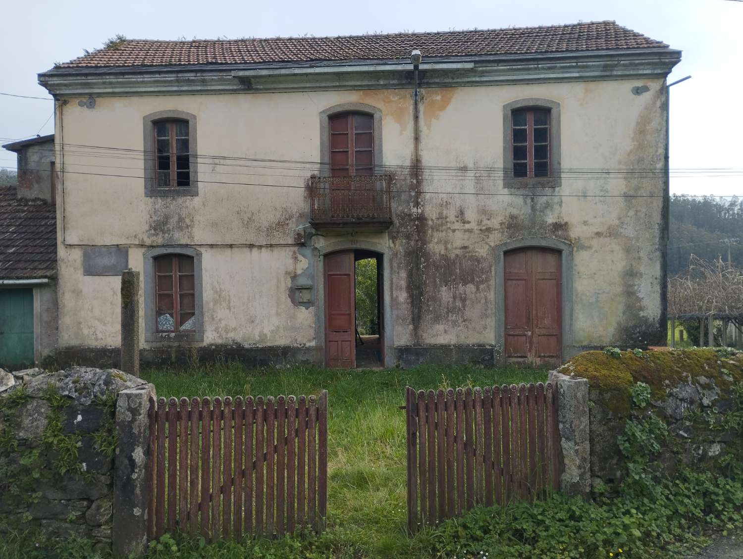 En venta casa para rehabilitar en Cerdido ( A Coruña).