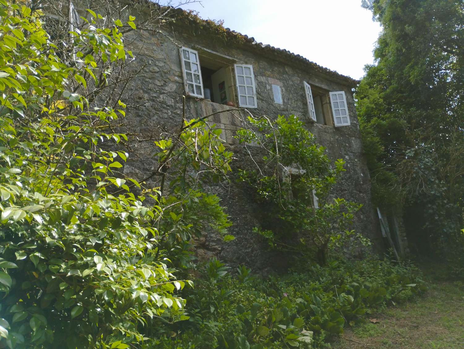 En venta Gran Casa Solariega en Vedra.