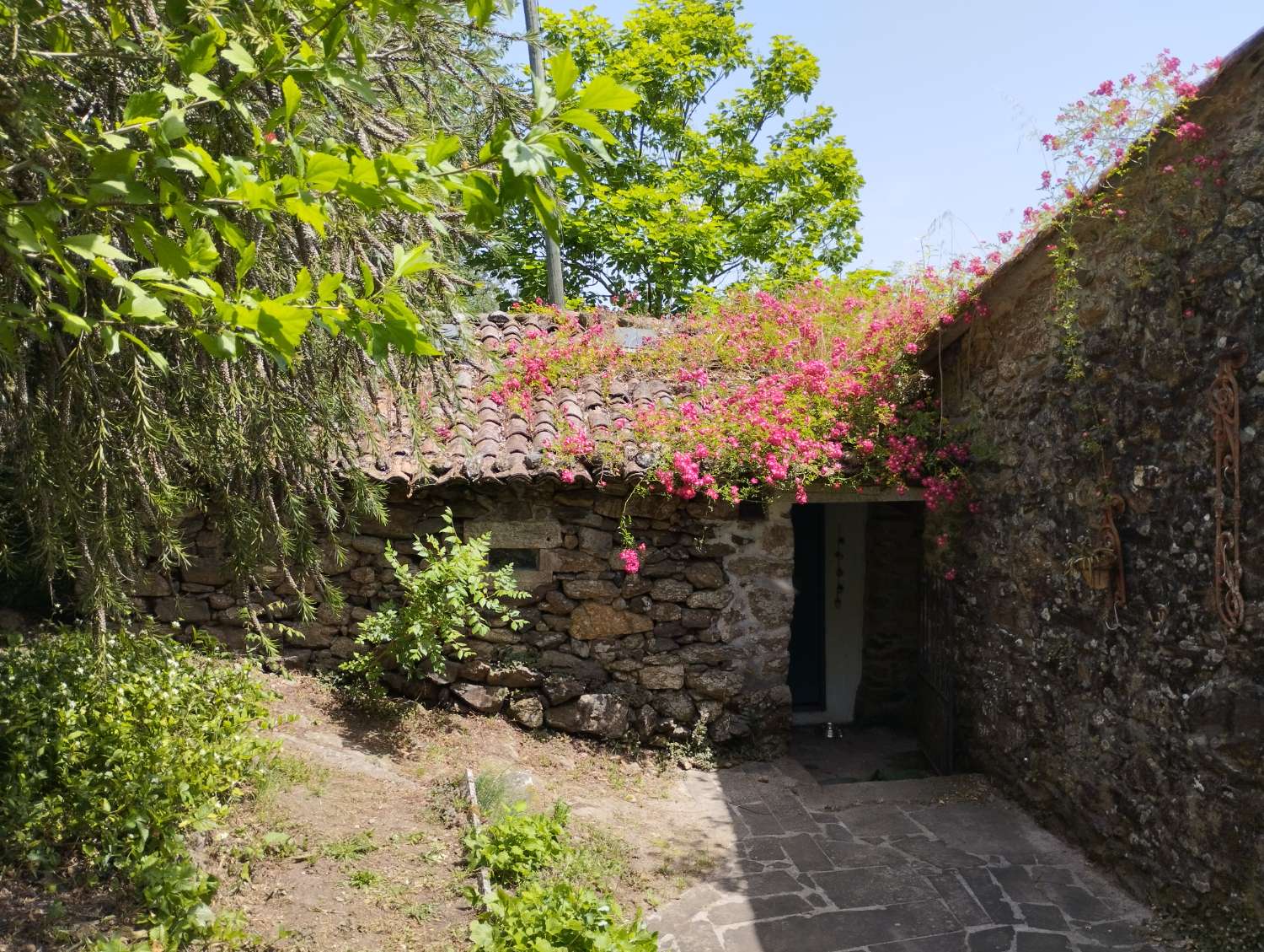 En venta Gran Casa Solariega en Vedra.