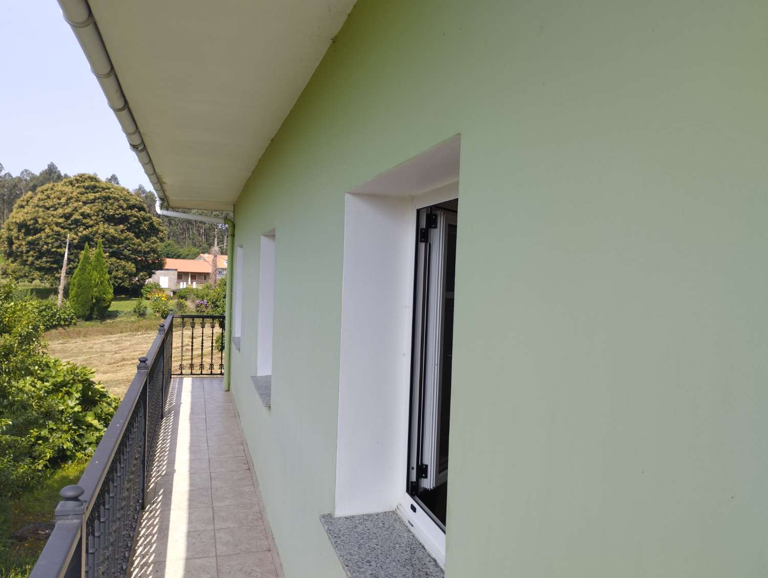En venta casa con finca en Cerdido, A Coruña.