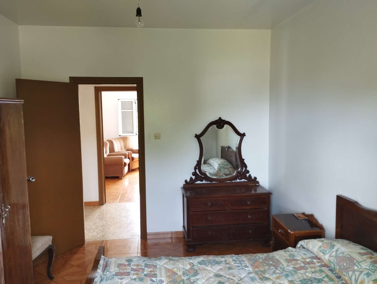 En venta casa con finca en Cerdido, A Coruña.