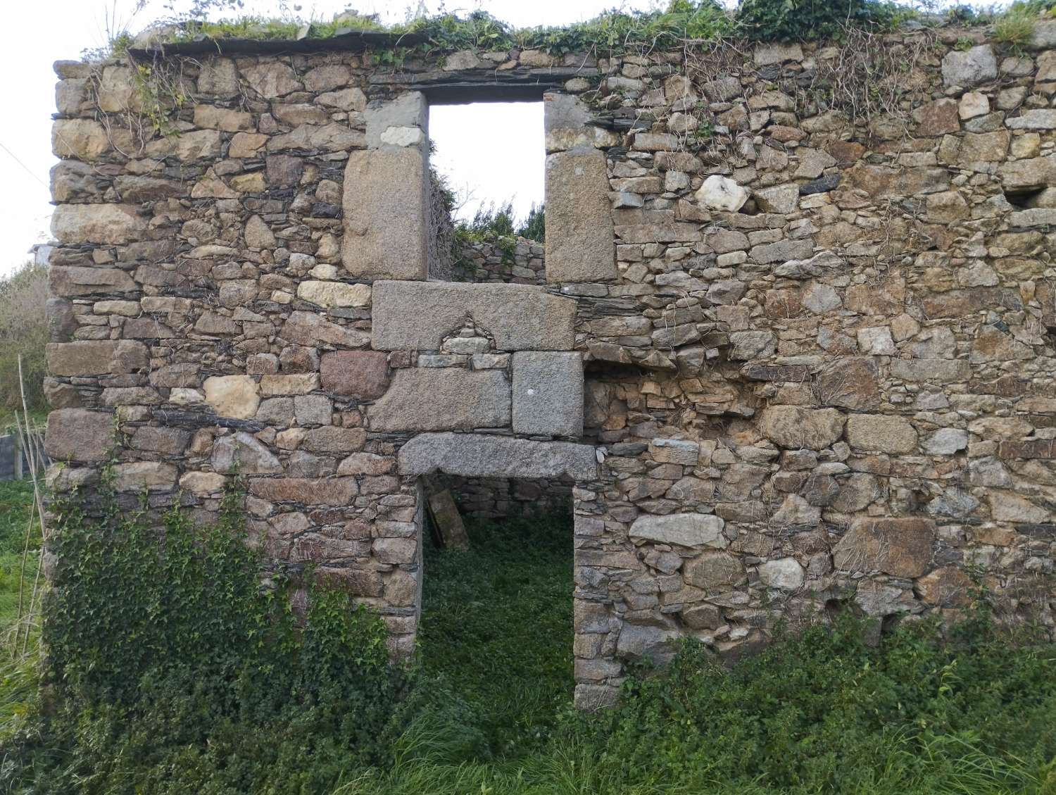 Casa en venta para rehabilitar en Montefaro, Valdoviño.