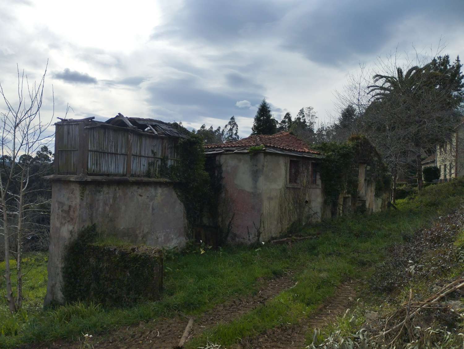 Casa para rehabilitar en Cerdido, A Coruña.