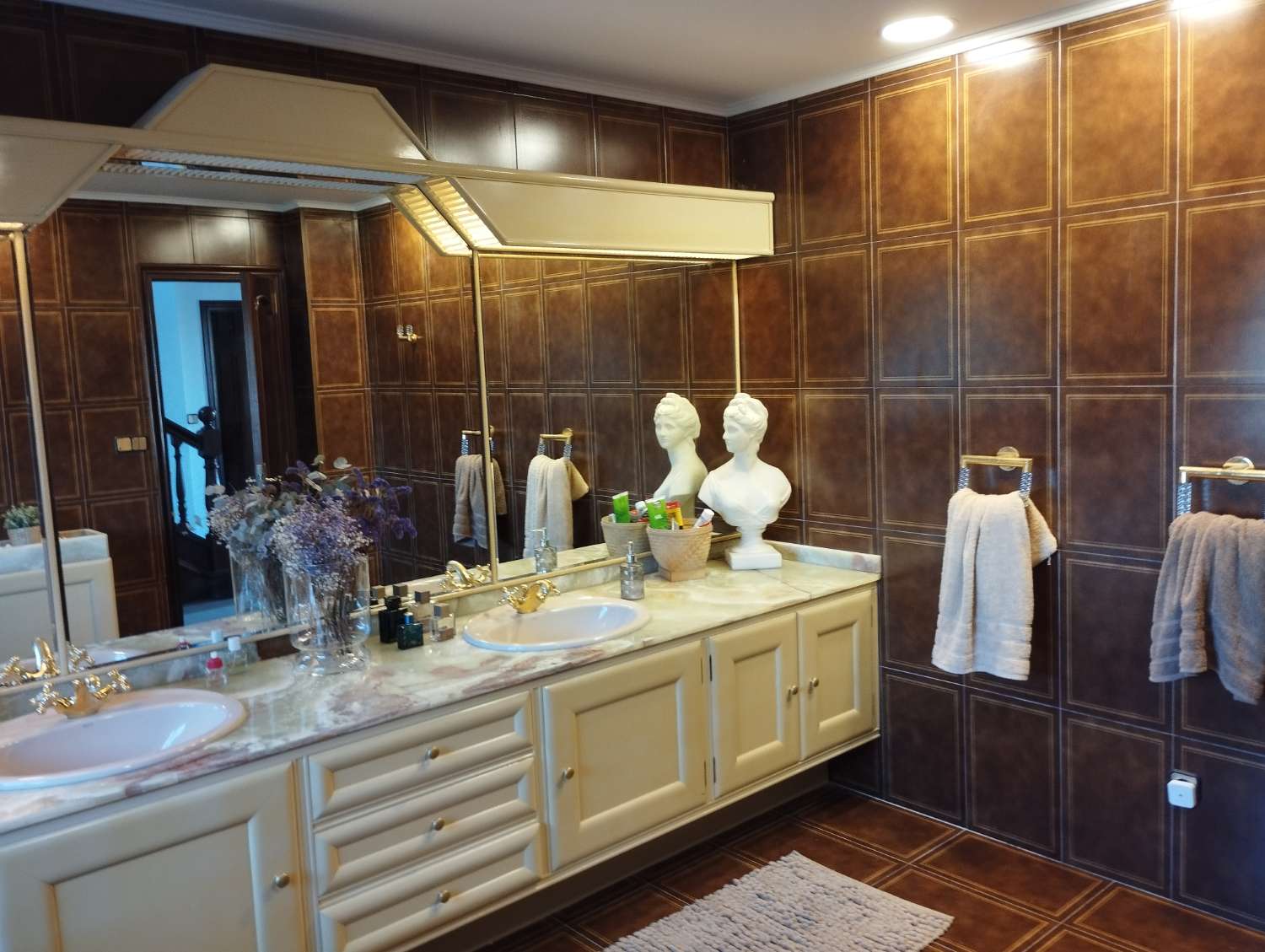 Gran casa en venta en Ares, A Coruña.