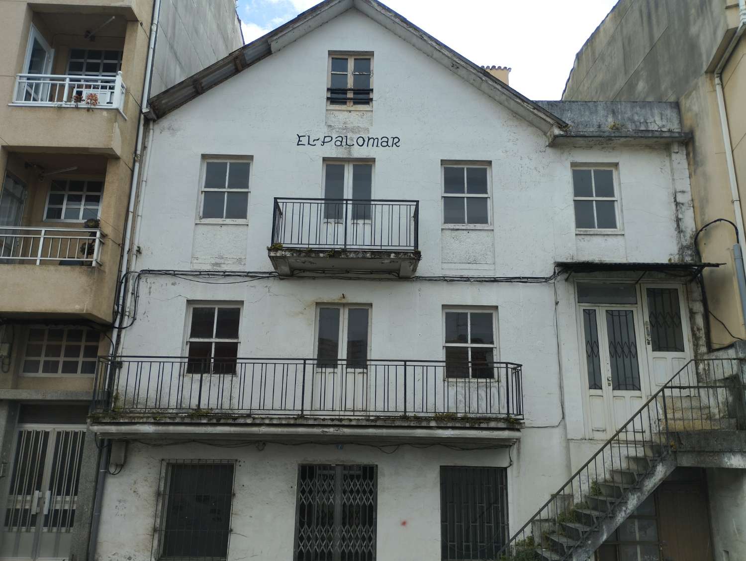 Venta de edificio en Miño