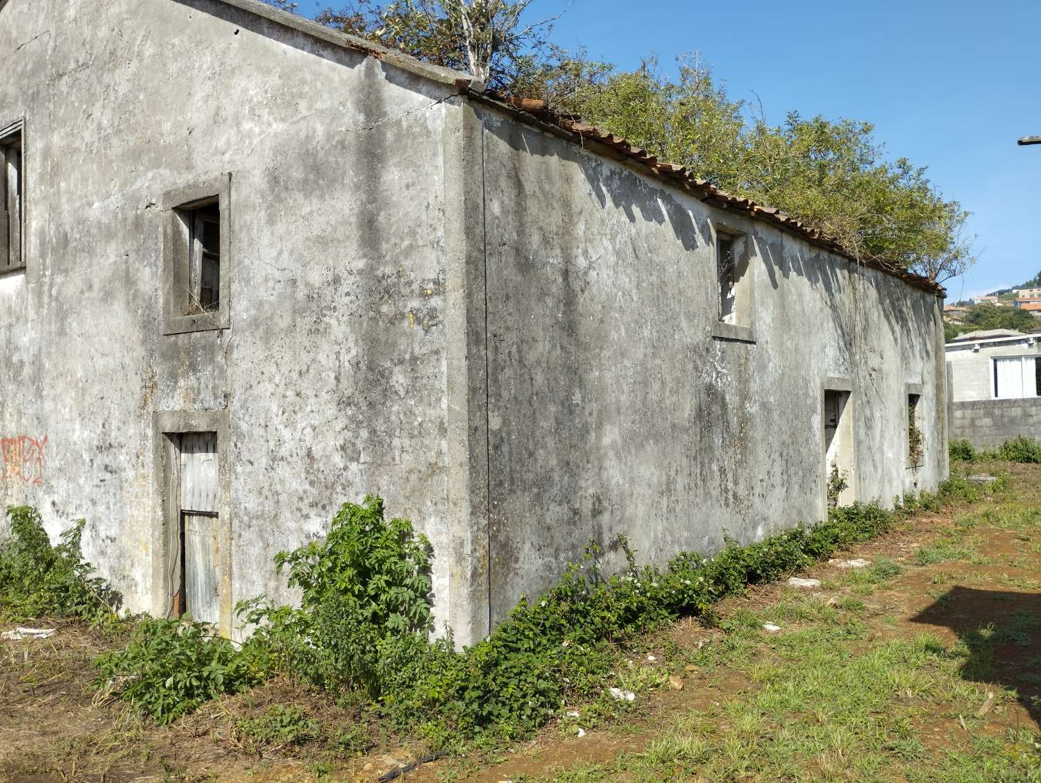 Gran casa para rehabilitar en la playa de Pantin
