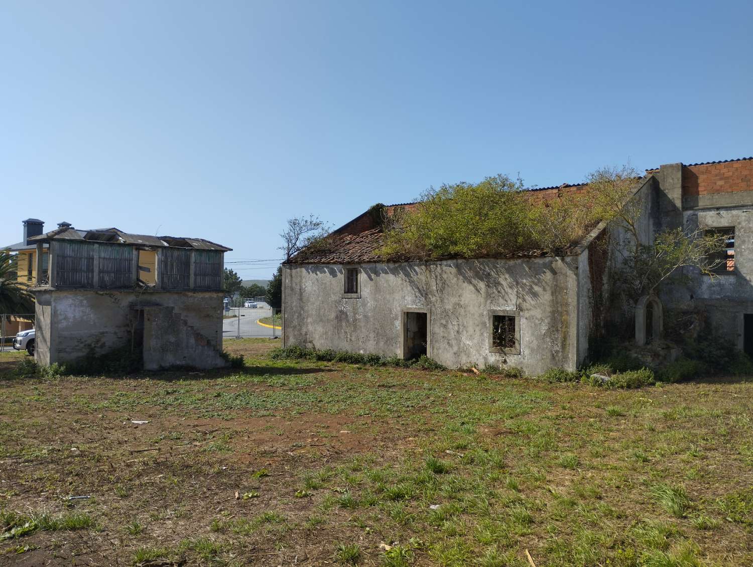 Gran casa para rehabilitar en la playa de Pantin