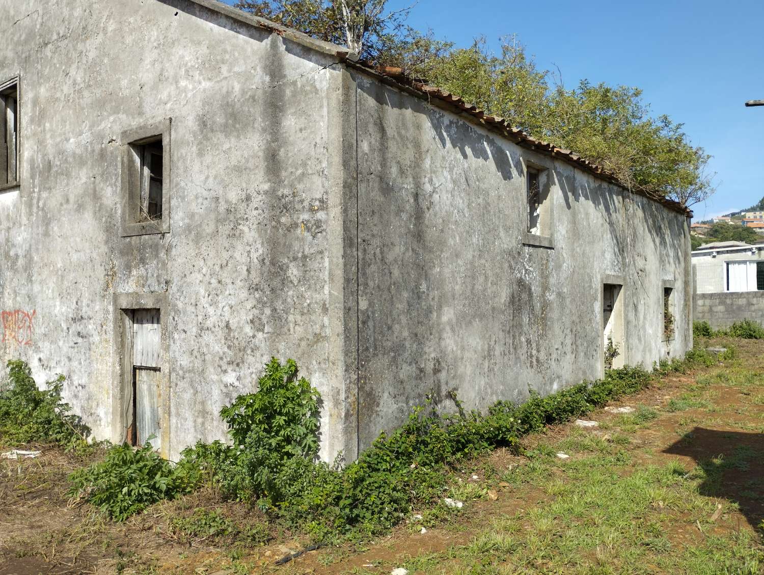 Gran casa para rehabilitar en la playa de Pantin