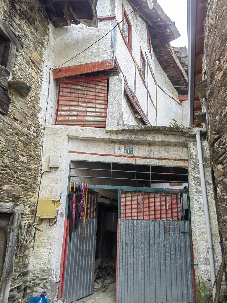 Hus till salu i Quiroga