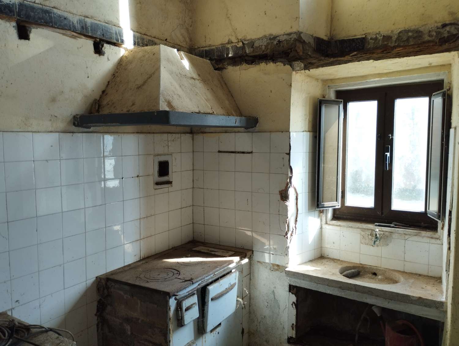 EN VENTA CASA PARA REHABILITAR EN NARON.