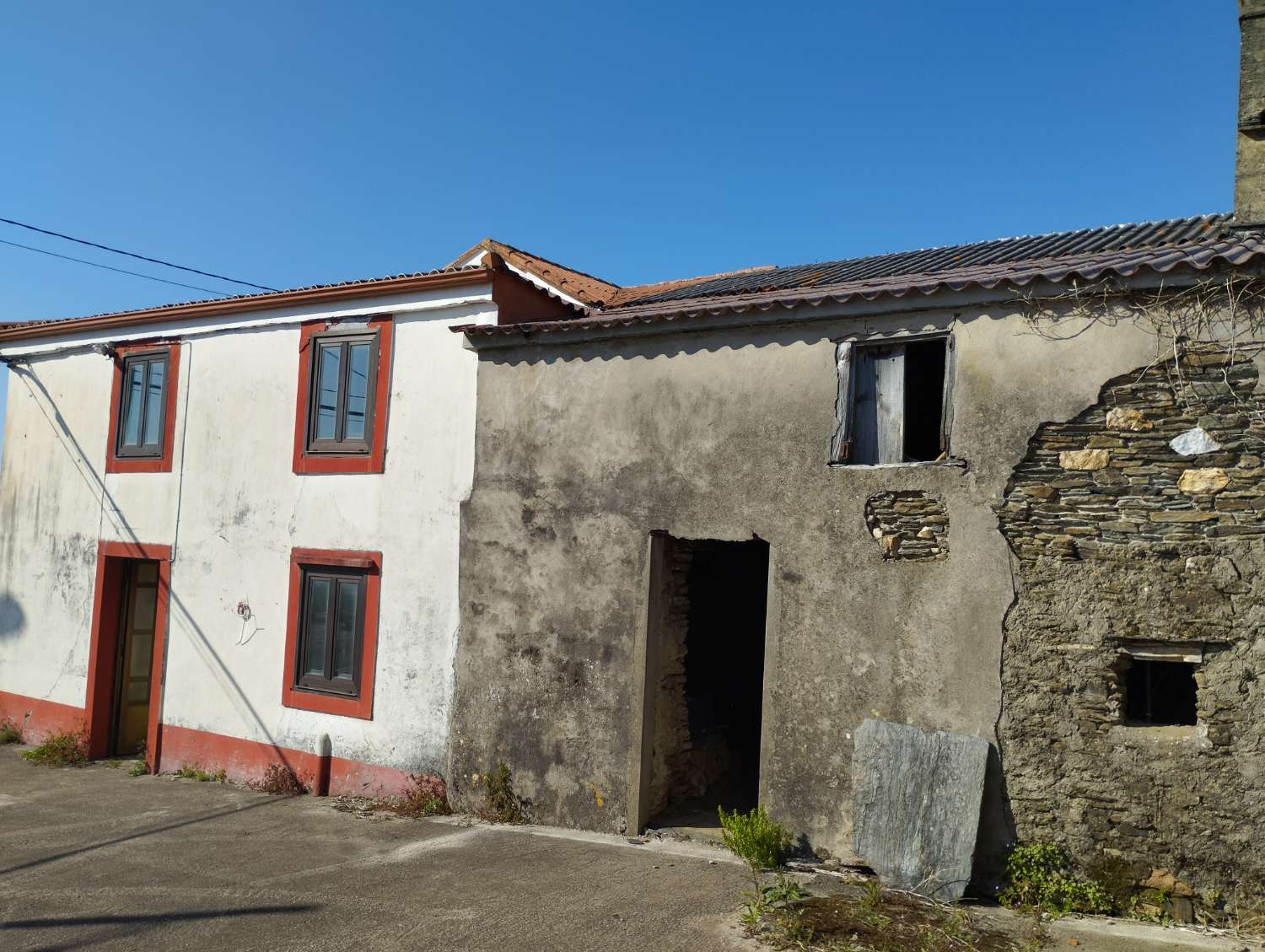 EN VENTA CASA PARA REHABILITAR EN NARON.