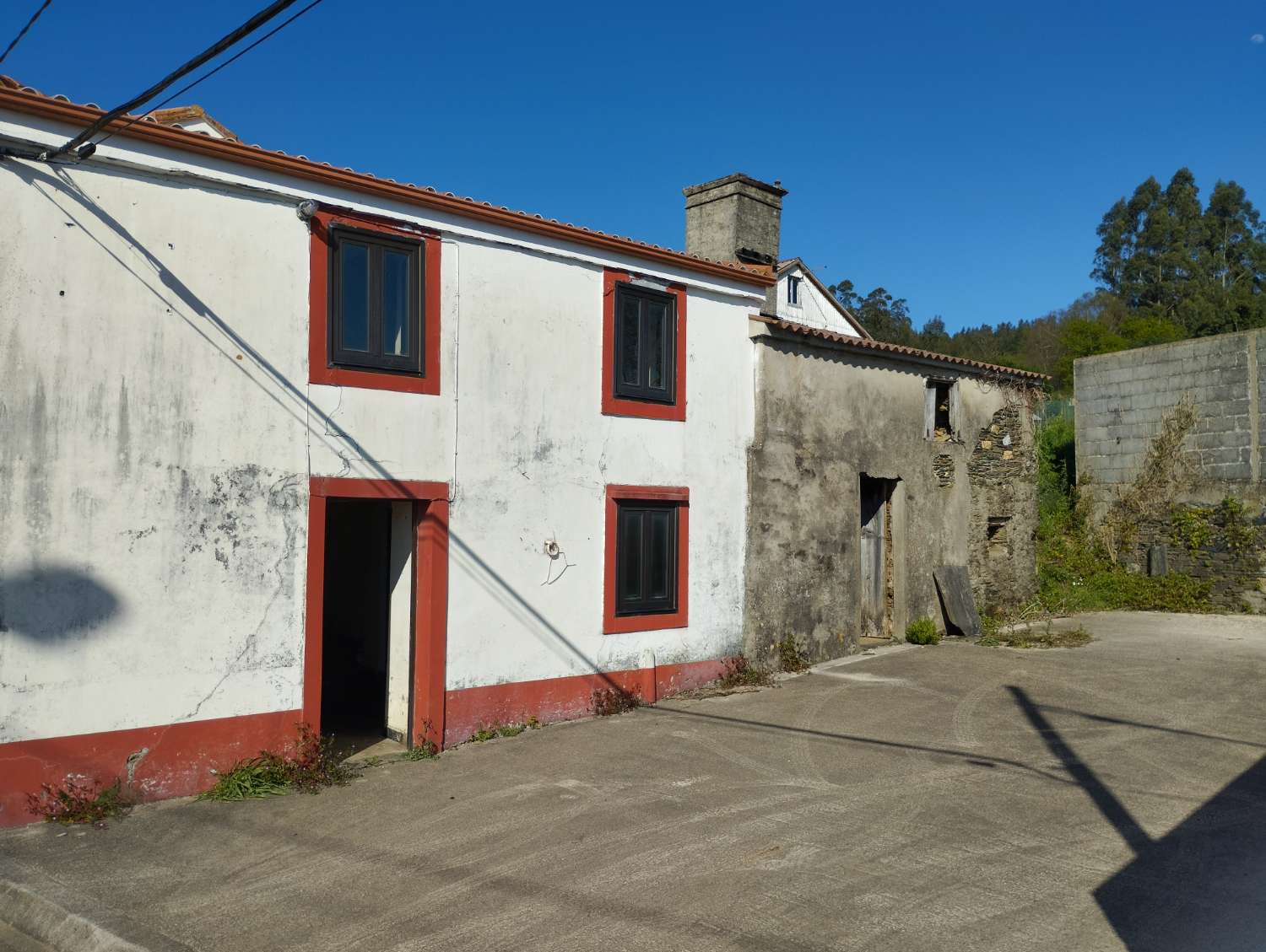 EN VENTA CASA PARA REHABILITAR EN NARON.