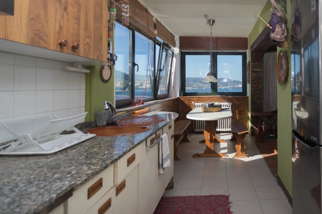 Venta de Gran Casa en Mugardos con magníficas vistas a la Ría de Ferrol.