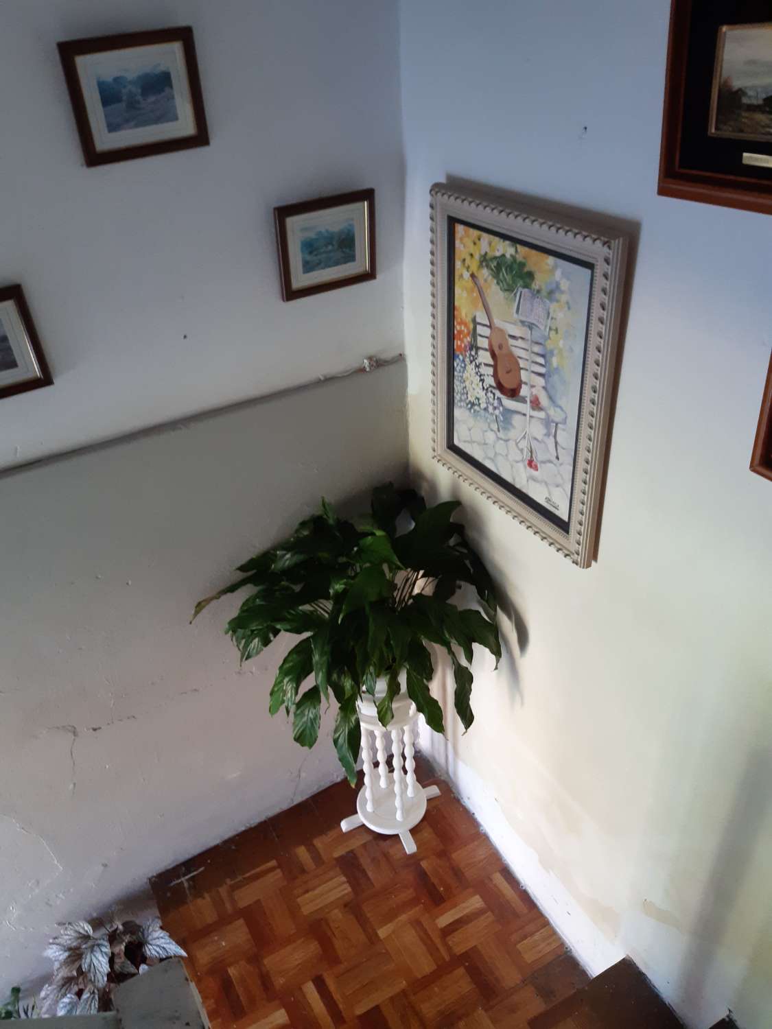 En venta casa adosada con finca en el centro de Cedeira