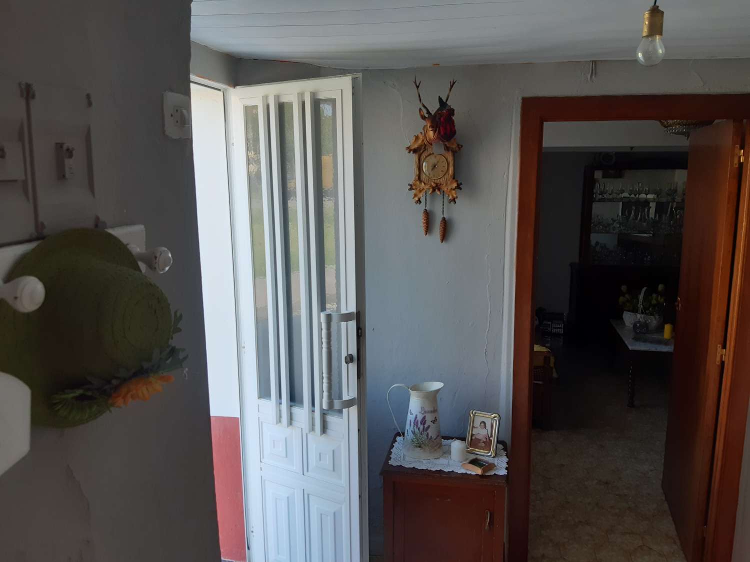 En venta casa adosada con finca en el centro de Cedeira